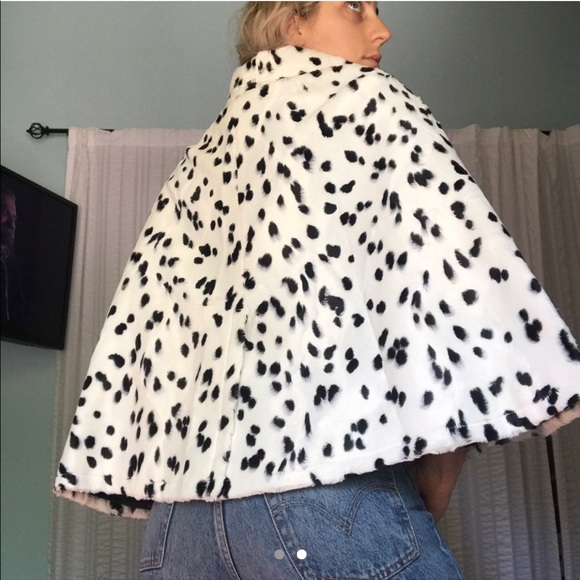 Nwot Faux Fur Dalmatian Shrug Cape 